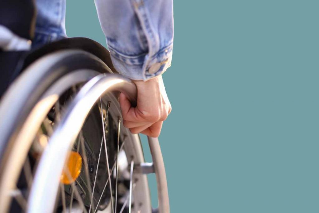 sedia a rotelle gratis con invalidità civile al 50